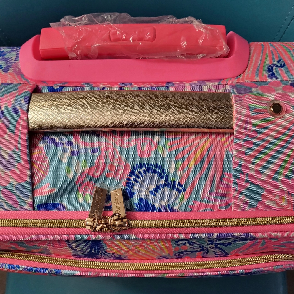 Rare Lilly Pulitzer Rolling Carry On Luggage - Picture 5 of 10